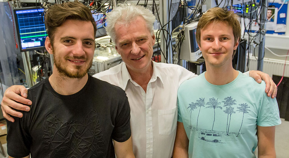 Phd student Rodrigo Thomas, Professor Eugene Polzik and PhD student Christoffer Møller