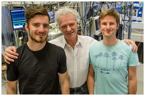 Phd student Rodrigo Thomas, Professor Eugene Polzik and PhD student Christoffer Møller