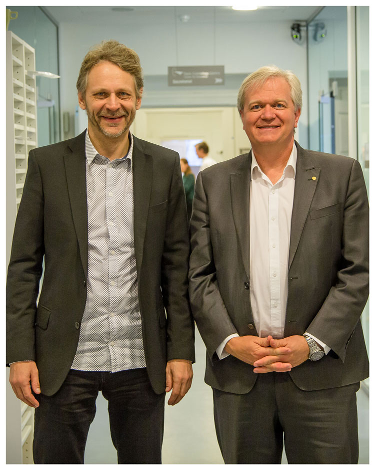 Brian Schmidt and Jens Hjorth 