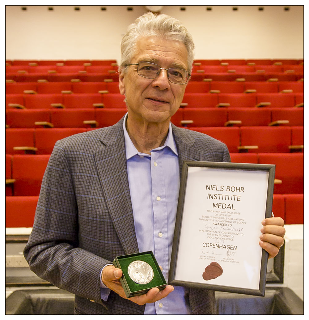Jürgen Schukraft with the Niels Bohr Honoury medal