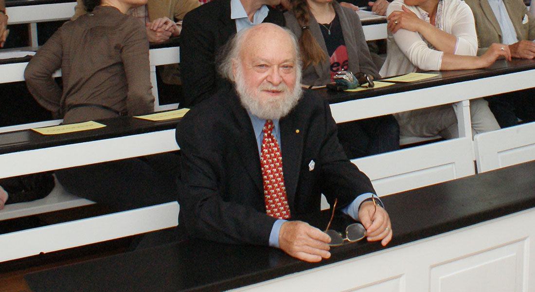 Leo Kadanoff is the first recipient of the Niels Bohr Institute's medal of honour. Credit: Ola J. Joensen