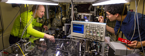 Jan W. Thomsen in quantum-optical laboratory