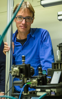 Professor Peter Lodahl