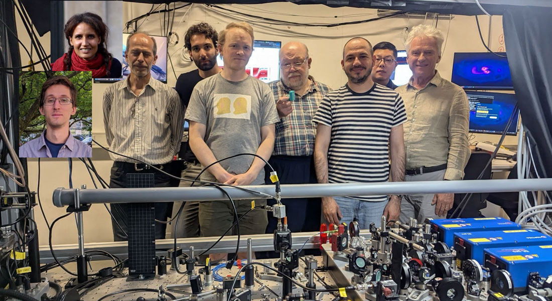 Forskerholdet i laboratoriet på Niels Bohr Institutet. Fra venstre: Valeriy Novikov, Mai Bocoum, Joerg Helge Muller, Andrea Grimaldi, Emil Zeuthen, Mikhail Balabas, Tulio Brito Brasil, Jun Jia og Eugene Polzik. Forskerholdet i laboratoriet på Niels Bohr Institutet. Fra venstre: Valeriy Novikov, Mai Bocoum, Joerg Helge Muller, Andrea Grimaldi, Emil Zeuthen, Mikhail Balabas, Tulio Brito Brasil, Jun Jia og Eugene Polzik.