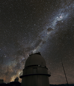 La Silla i Chile med Mælkevejen i baggrunden