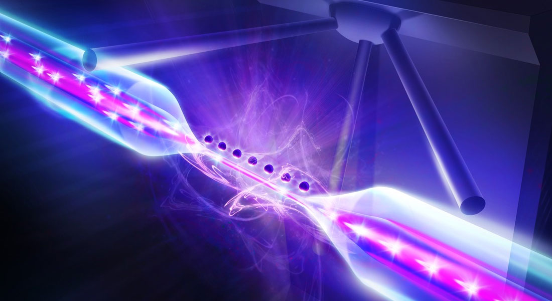Light particles pass through a glass fiber and meet a cloud of atoms. Like a turnstile, the atoms ensure that light particles only pass through one by one. Photo: Humboldt University Light particles pass through a glass fiber and meet a cloud of atoms. Like a turnstile, the atoms ensure that light particles only pass through one by one. Photo: Humboldt University