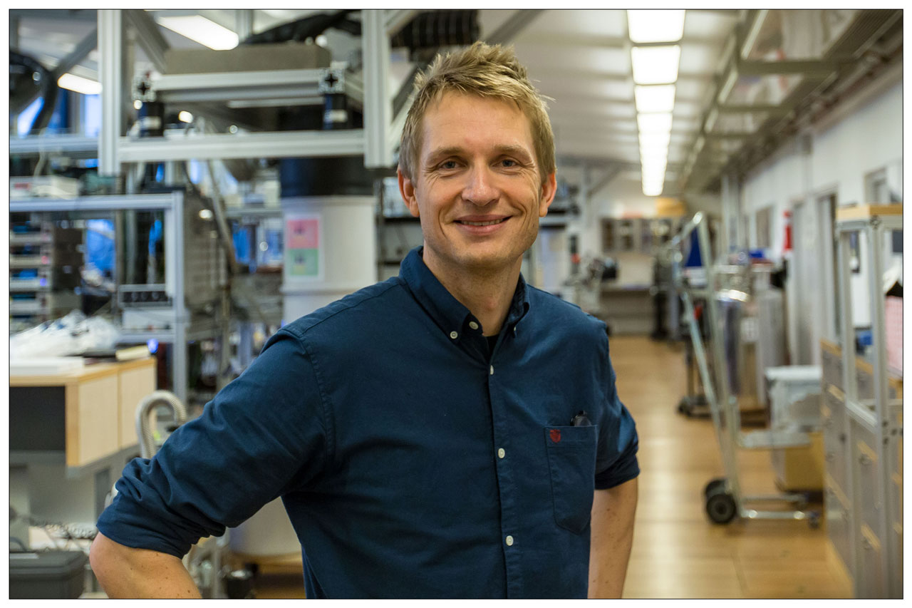 Peter Krogstrup i QDEV laboratoriet på HC. Ørsted Institutet kan nu kalde sig professor fra 1. maj 2018. Foto: Ola J. Joensen