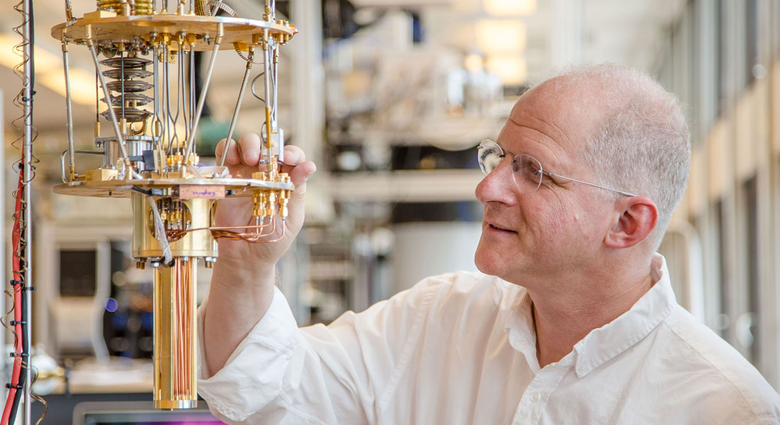 Professor Charles Marcus in the QDEV LAB.