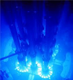 Cherenkovstråling i en atomreaktor